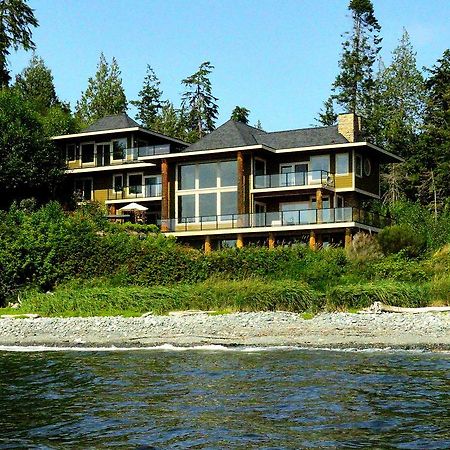 Points West Oceanfront Resort Sooke Exterior foto